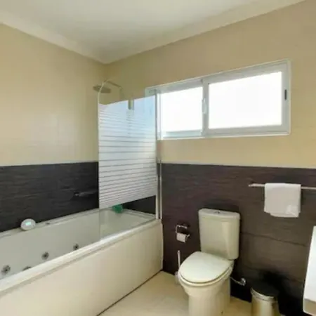 Urban Park House בית נופש Fajã de Baixo