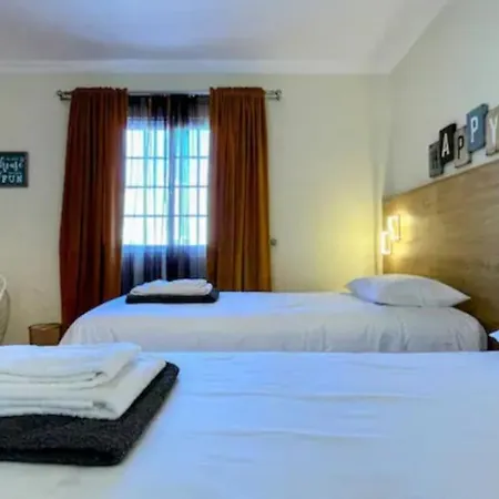 Urban Park House Ferienhaus Fajã de Baixo